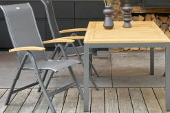Hot Alice Klappstuhl, Alu/2x2 Textilen, xerix/anthrazit, mit Teak Armlehnen Gartenstühle & Gartensessel
