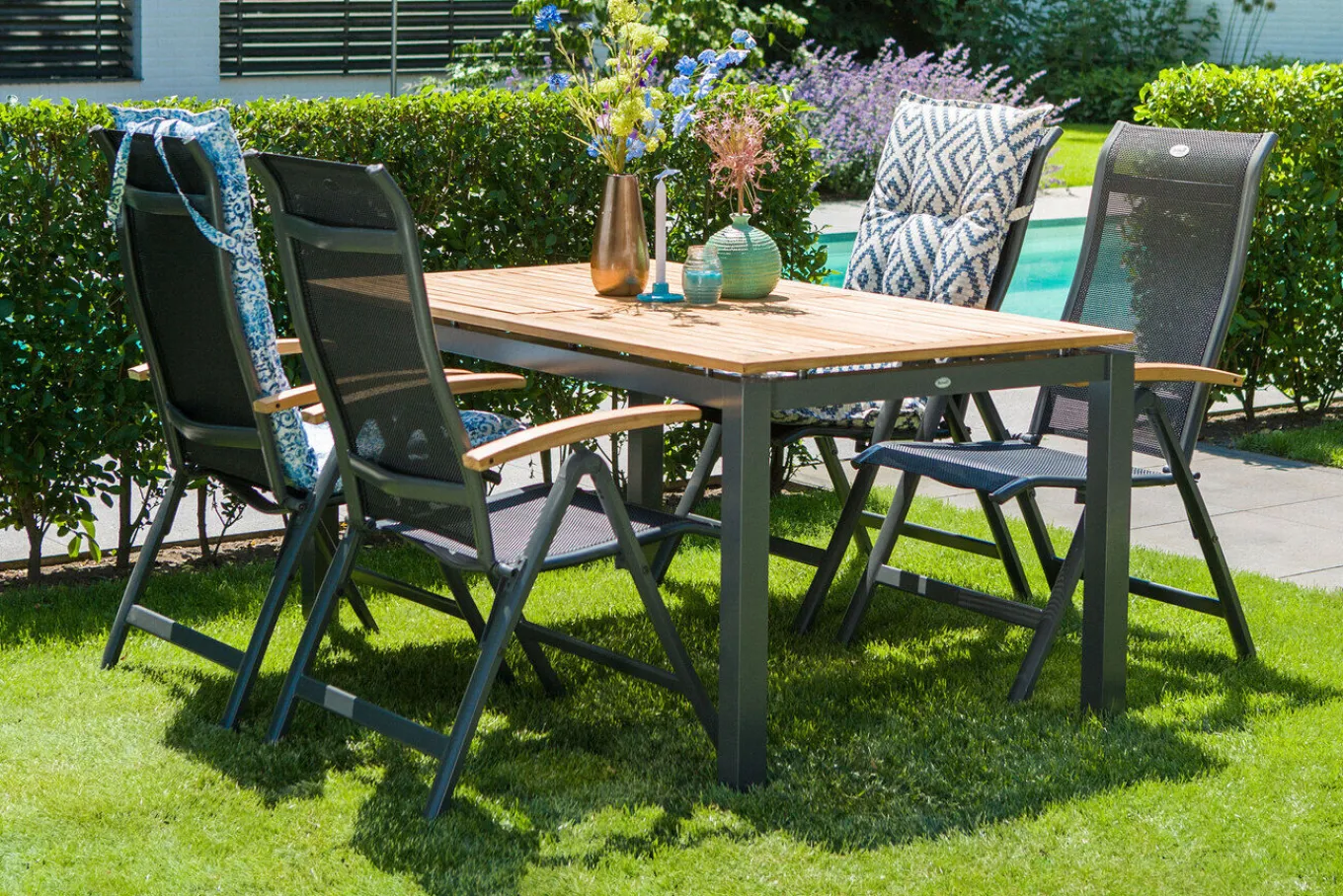Clearance Alice Klappstuhl, xerix/schwarz, Alu/4x4 Textilen, mit Teak-Armlehnen Gartenstühle & Gartensessel