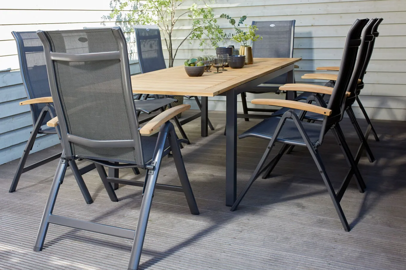 New Alice/South Wales Garten-Essgruppe, xerix/natur, Alu/Teak/2x2 Textilen, 150/210x90 cm, 8 Klappstühle Garten-Essgruppen