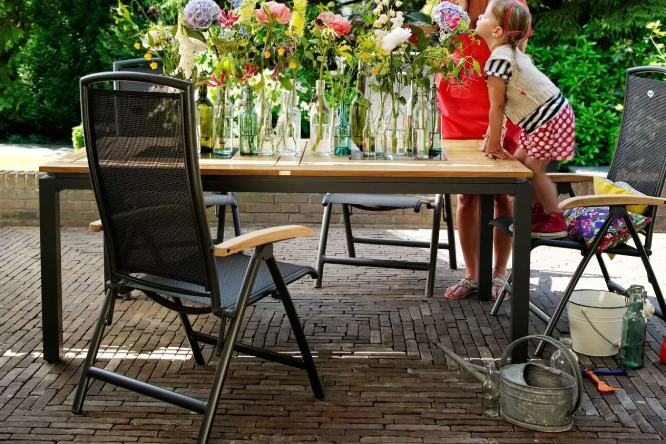 Sale Raffaelo Klappstuhl, xerix/anthrazit, Alu/Textilene, mit Teak-Armlehnen Aluminium-Gartenmöbel|Gartenstühle & Gartensessel