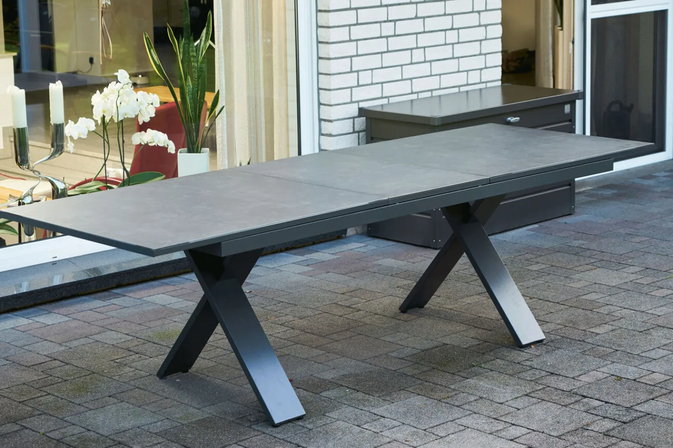 Best Sondermodell Xanadu / Alice Comfort Set, xerix/anthrazit, Alu/Glaskeramik, 10 Stapelsessel, 220/280x100cm Garten-Essgruppen