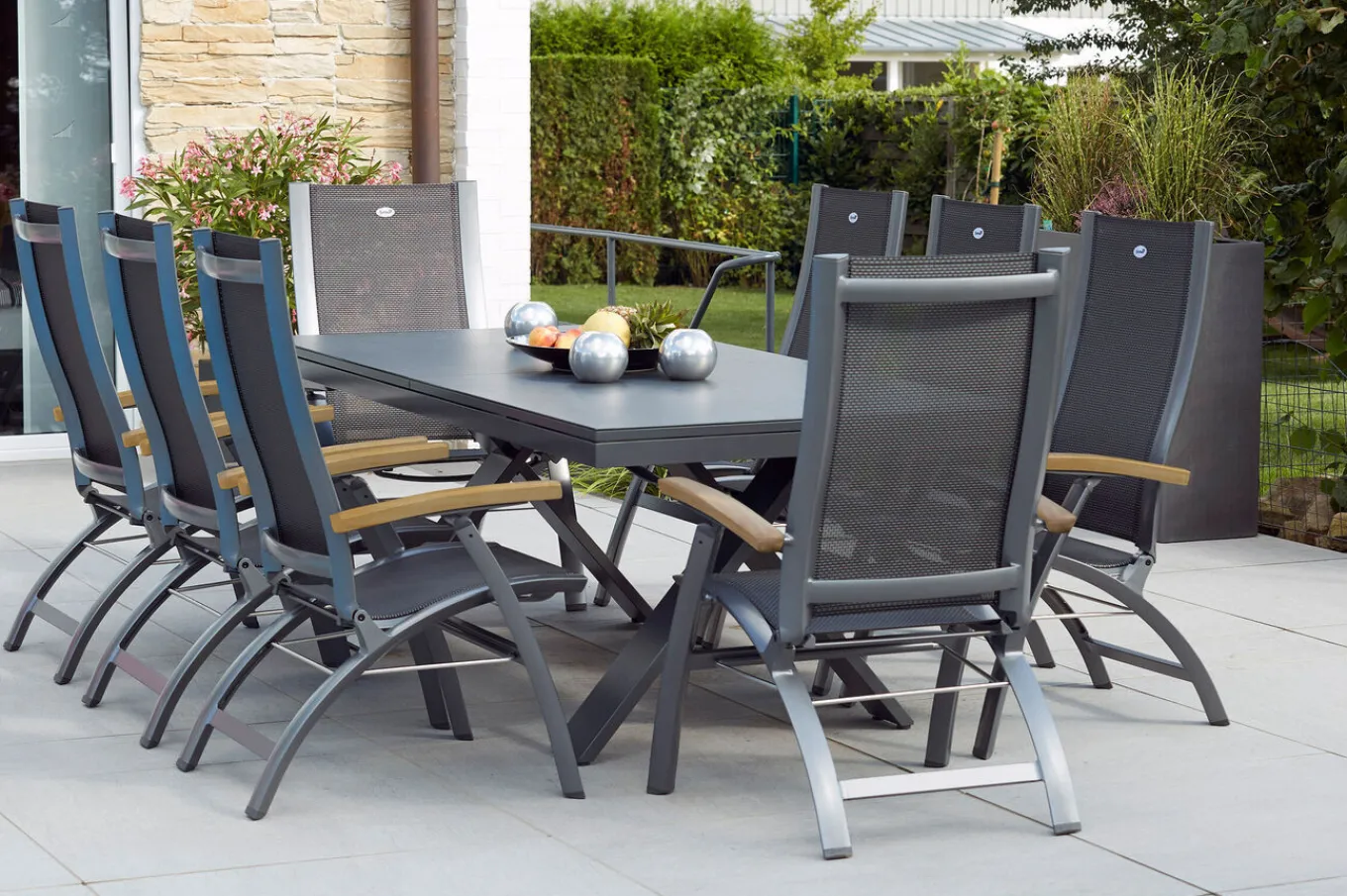 New Sondermodell Xanadu / Primo Garten-Essgruppe, xerix/natur, Alu/Teak/Glaskeramik, 8 Klappstühle, 220/280x100cm, X-Gestell, Teak Armlehnen Garten-Essgruppen|Aluminium-Gartenmöbel