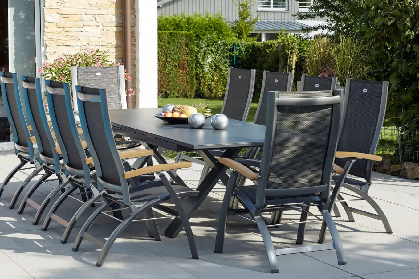 Best Sondermodell Xanadu / Primo Garten-Essgruppe, xerix/natur, Alu/Teak/Glaskeramik, 10 Klappstühle, 220/280x100cm, X-Gestell, Teak Armlehnen Garten-Essgruppen|Aluminium-Gartenmöbel
