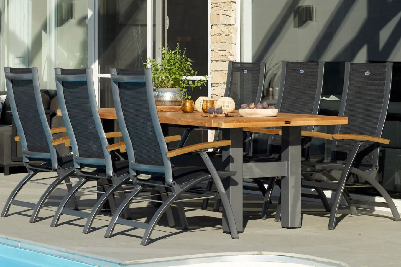 Hot Sondermodell Yasmani / Primo Garten-Essgruppe, xerix/natur, Alu/Teak/Glaskeramik, 6 Klappstühle, 240x100cm, Teak Armlehnen Garten-Essgruppen|Aluminium-Gartenmöbel
