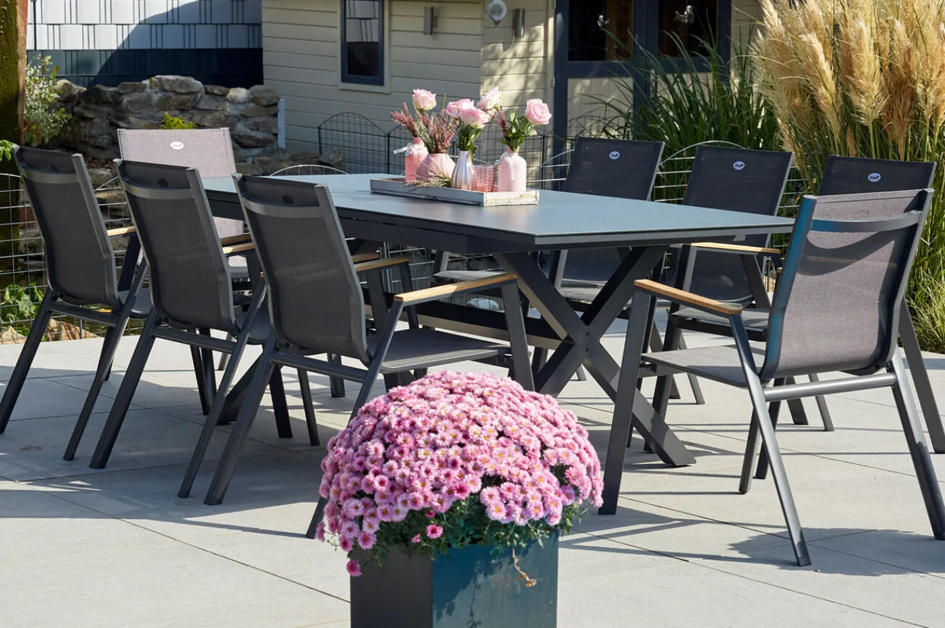 Sale Xanadu / Aruba Garten-Essgruppe, xerix/natur, Alu/Teak/Glaskeramik, 8 Dining Sessel, 160/220x100cm, Teak Armlehnen Garten-Essgruppen|Aluminium-Gartenmöbel