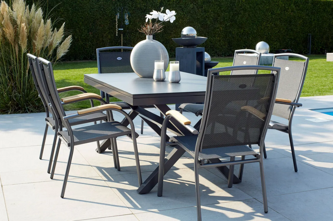 New Xanadu / Raffaelo Garten-Essgruppe, xerix/natur, Alu/Teak/Glaskeramik, 6 Dining Sessel, 160/220x100cm, Teak Armlehnen Garten-Essgruppen|Aluminium-Gartenmöbel