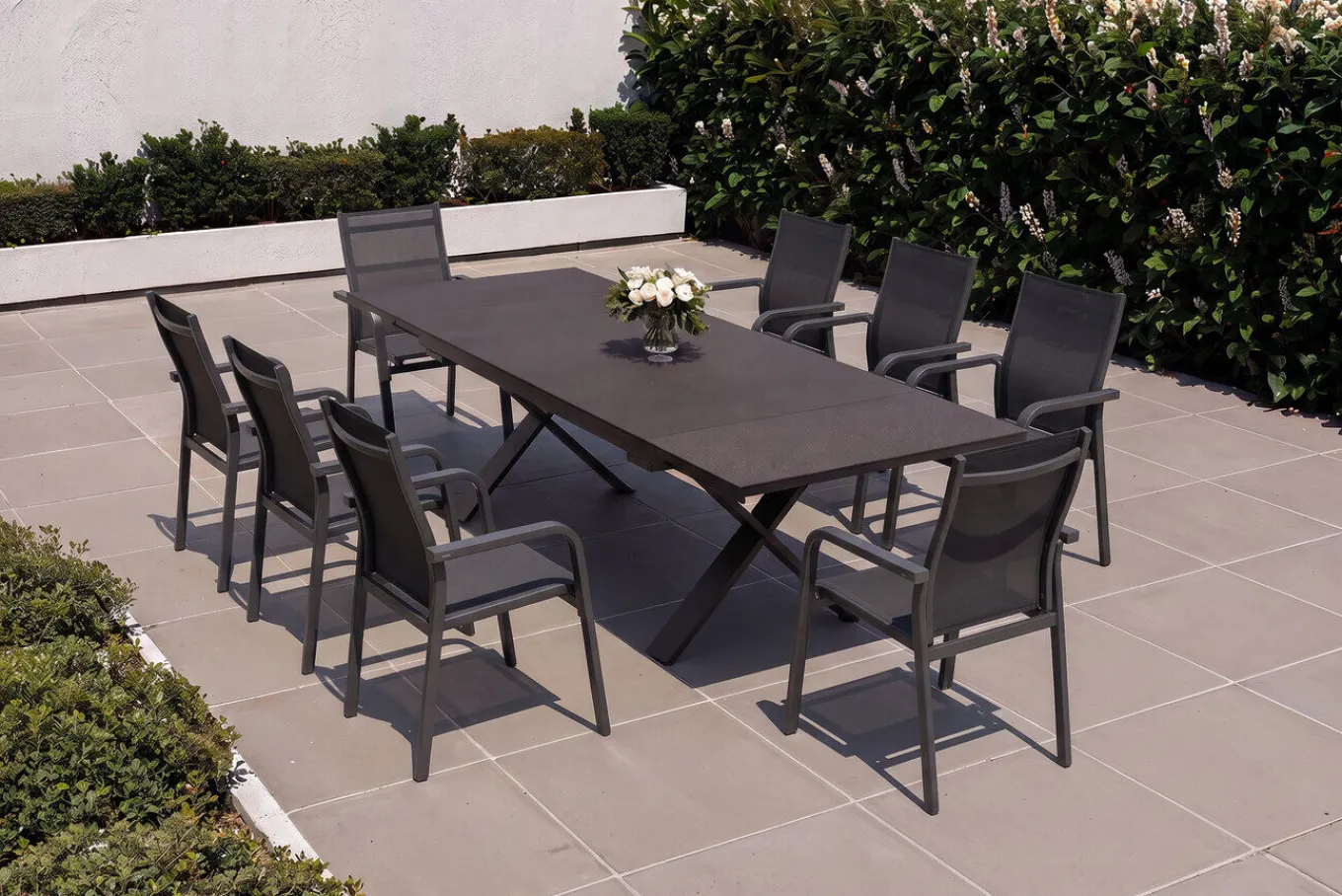 Outlet BasicPlus Garten-Essgruppe, anthrazit, Alu / Spraystone / Textil, Tisch 180/280x100cm, 8 Stapelsessel Garten-Essgruppen|Aluminium-Gartenmöbel