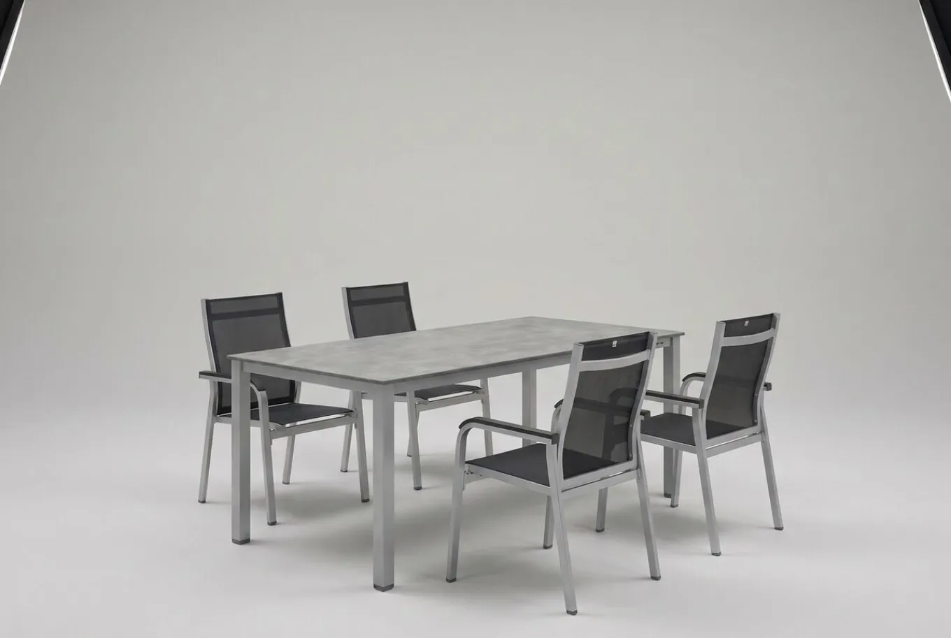Online BasicPlus Premium Garten-Essgruppe, silber, Alu, Tisch 160x90 cm, 4 Stapelsessel Garten-Essgruppen|Aluminium-Gartenmöbel