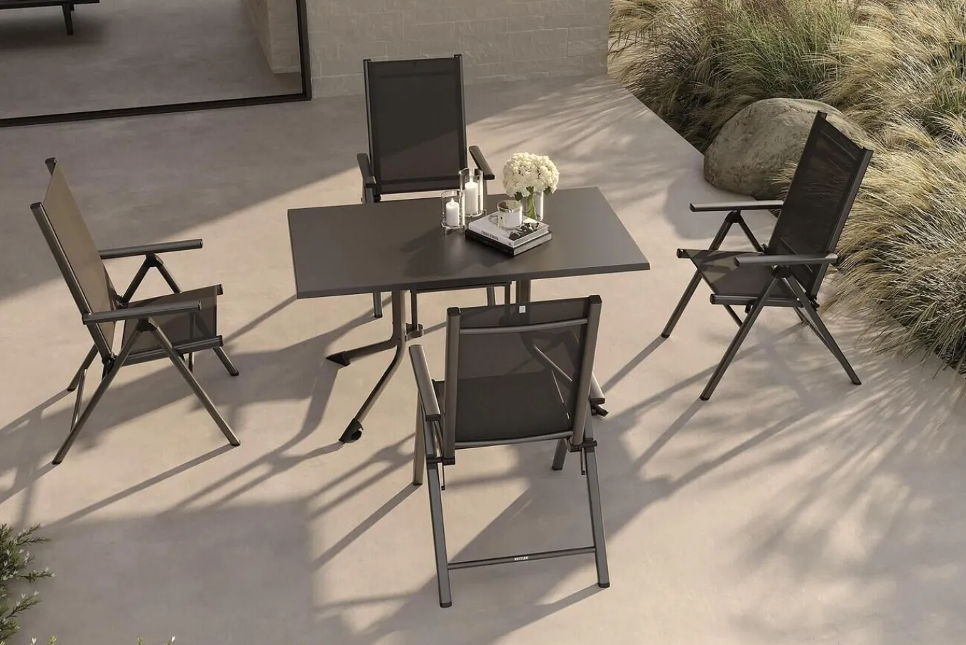 Clearance BasicPlus Pro Garten-Essgruppe, anthrazit, Alu/Textilene, klappbarer Tisch 140 x 95 cm, 4 Klappstühle Garten-Essgruppen