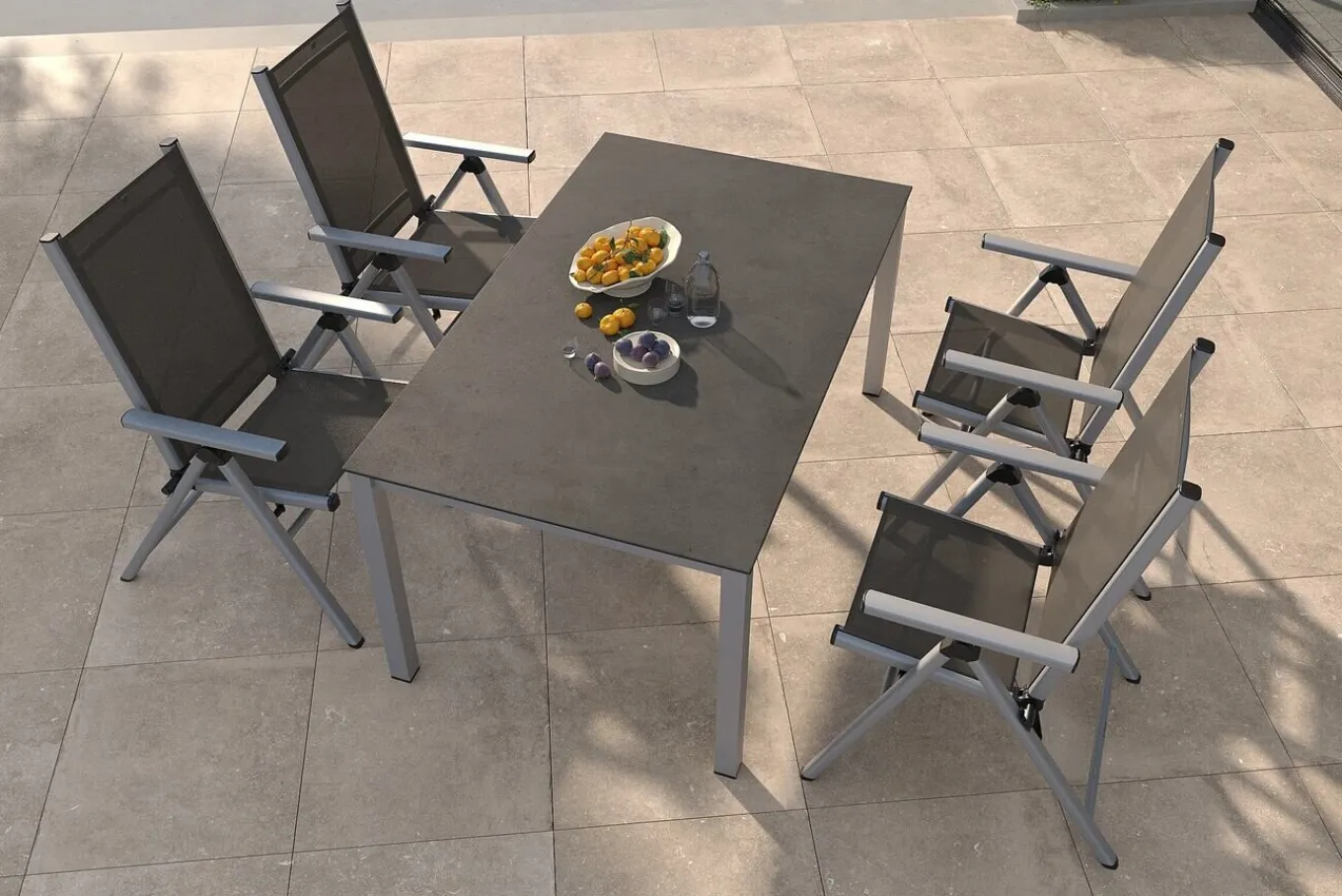 Hot BasicPlus Pro Garten-Essgruppe, silber/anthrazit, Alu/Textilene/Sicherheitsglas, 160 x 95 cm, 4 Klappstühle Garten-Essgruppen