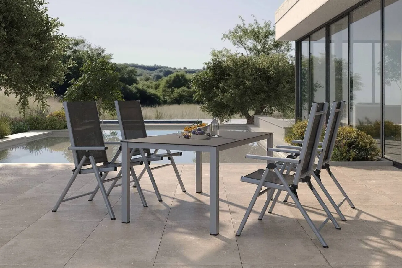 Hot BasicPlus Pro Garten-Essgruppe, silber/anthrazit, Alu/Textilene/Sicherheitsglas, 160 x 95 cm, 4 Klappstühle Garten-Essgruppen