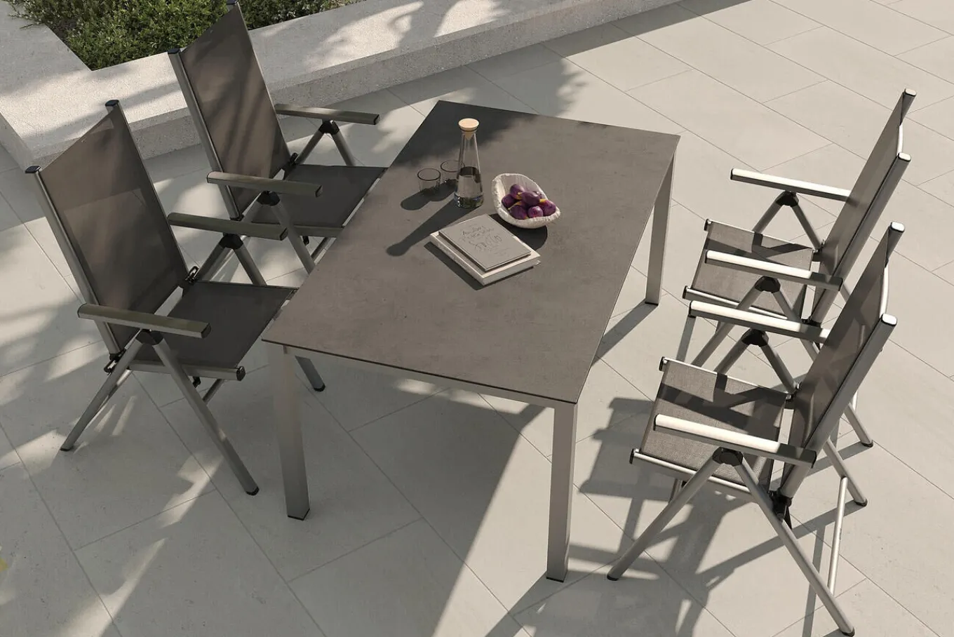 Hot BasicPlus Pro Garten-Essgruppe, silber/anthrazit, Alu/Textilene/Sicherheitsglas, 160 x 95 cm, 4 Klappstühle Garten-Essgruppen