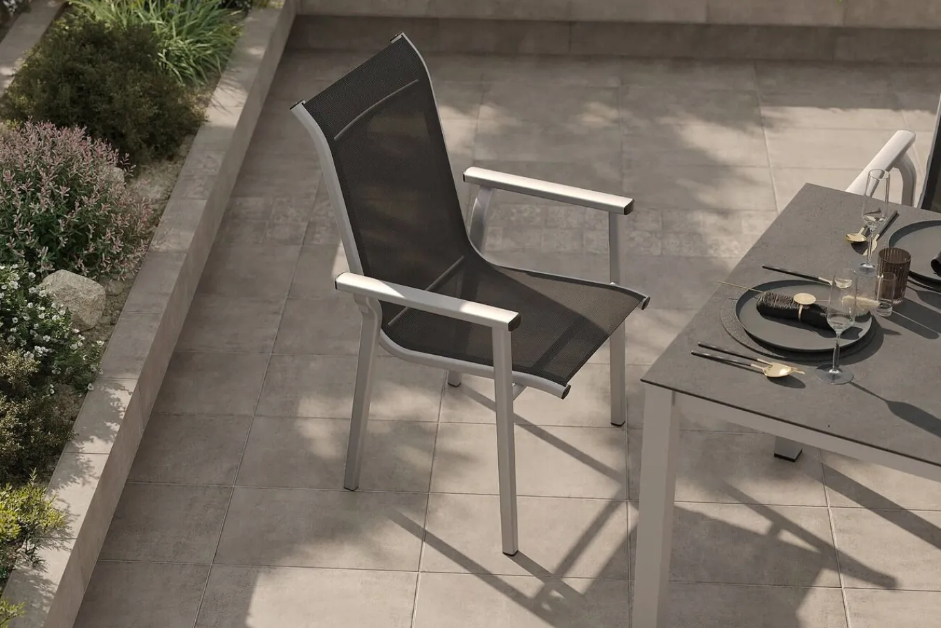 Sale BasicPlus Pro Garten-Essgruppe, silber/anthrazit, Alu/Textilene, ausziehbarer Tisch 180/280 x 100 cm, 8 Stapelsessel Garten-Essgruppen