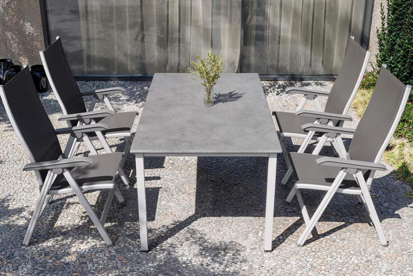 Hot Cubic/Basic Plus Garten-Essgruppe, silber/anthrazit, Alu/Textilene, Tisch 160 x 90 cm, 4 Klappstühle Garten-Essgruppen