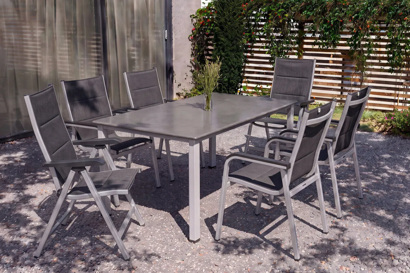 Hot Cubic/ Basic Plus Padded Garten-Essgruppe, silber/anthrazit, Alu/Textilene, Tisch 160x90 cm, 4 Stapelsessel, 2 Klappstühle, gepolstert Aluminium-Gartenmöbel