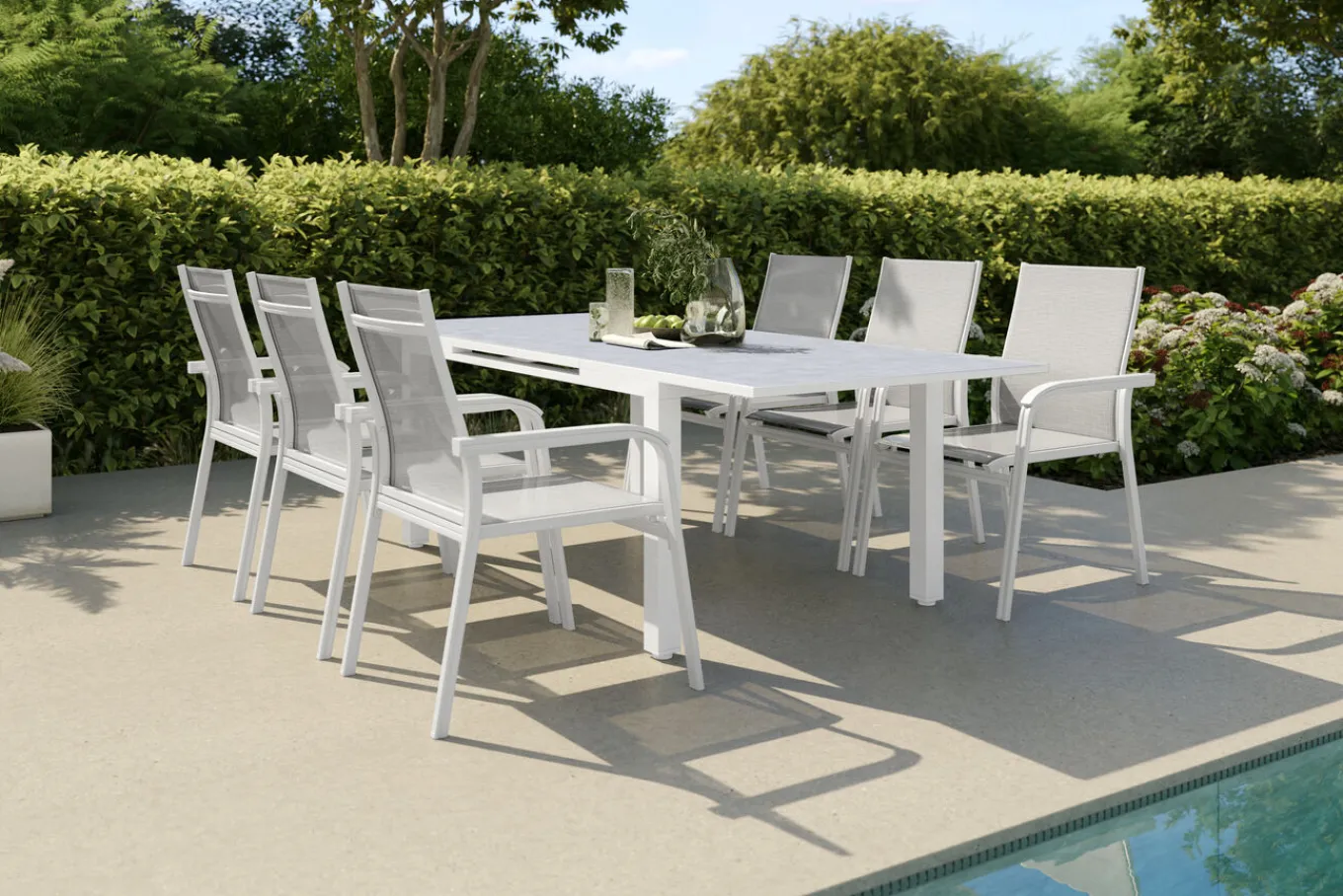 Outlet Garten-Essgruppe mit 6 Stapelsesseln, weiß matt/hellgrau, Alu/Outdoorgewebe, Ausziehtisch 180/240 x 100 cm Tisch Garten-Essgruppen|Aluminium-Gartenmöbel