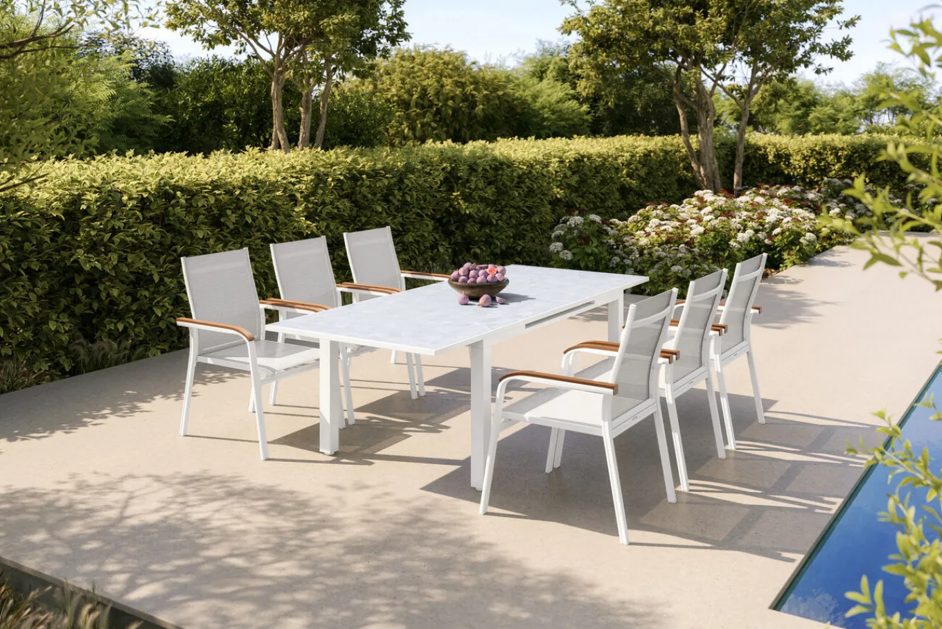 Clearance Garten-Essgruppe mit 6 Stapelstühlen, weiß/hellgrau, Alu/Textilene, Ausziehtisch mit Glasplatte 180/240 x 100 cm Garten-Essgruppen|Aluminium-Gartenmöbel