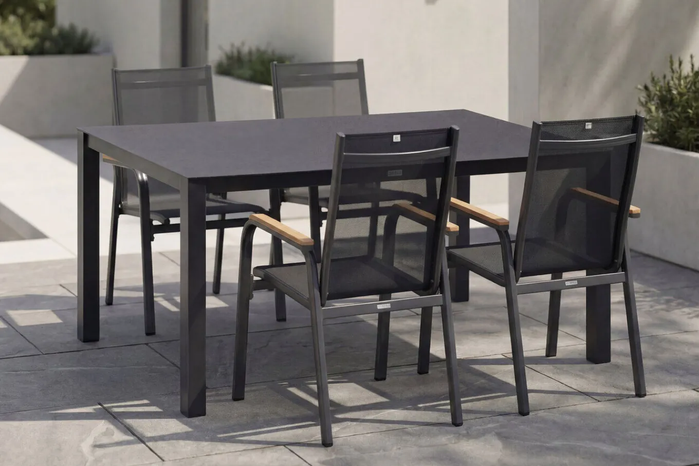 Discount Granada Garten-Essgruppe, Anthrazit, Alu/Spraystone, Tisch 160x95 cm, 4 Stapelsessel Garten-Essgruppen|Aluminium-Gartenmöbel