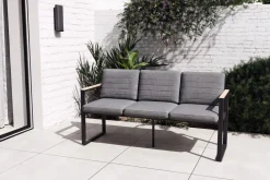 Alexander Bank, mattgrau, Alu/Teak, 154x55x75 cm, mit Armlehnen, inkl. Polster Gartenbänke & Gartensofas