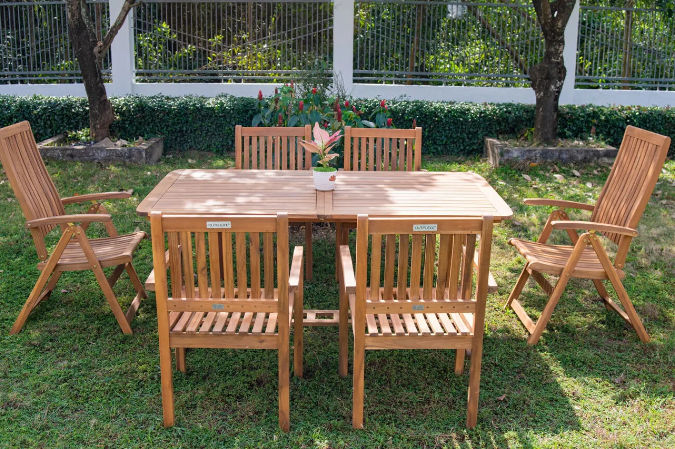Outlet Garten-Essgruppe, natur, Akazie, Ausziehtisch 150/200 x 90 cm, 2 Klappstühle, 4 Armlehnensessel, FSC®-zertifiziertes Produkt Akazien-Gartenmöbel
