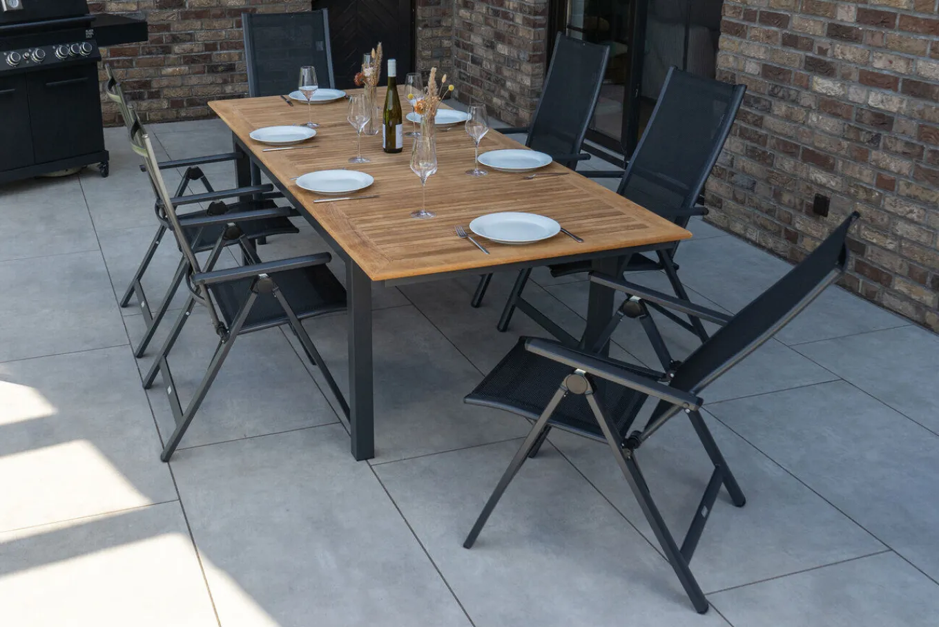 Outlet Garten-Essgruppe, ® anthrazit matt, Alu / Teak / Textil, Ausziehtisch 180/240 x 100cm, 6 Klappstühle Garten-Essgruppen