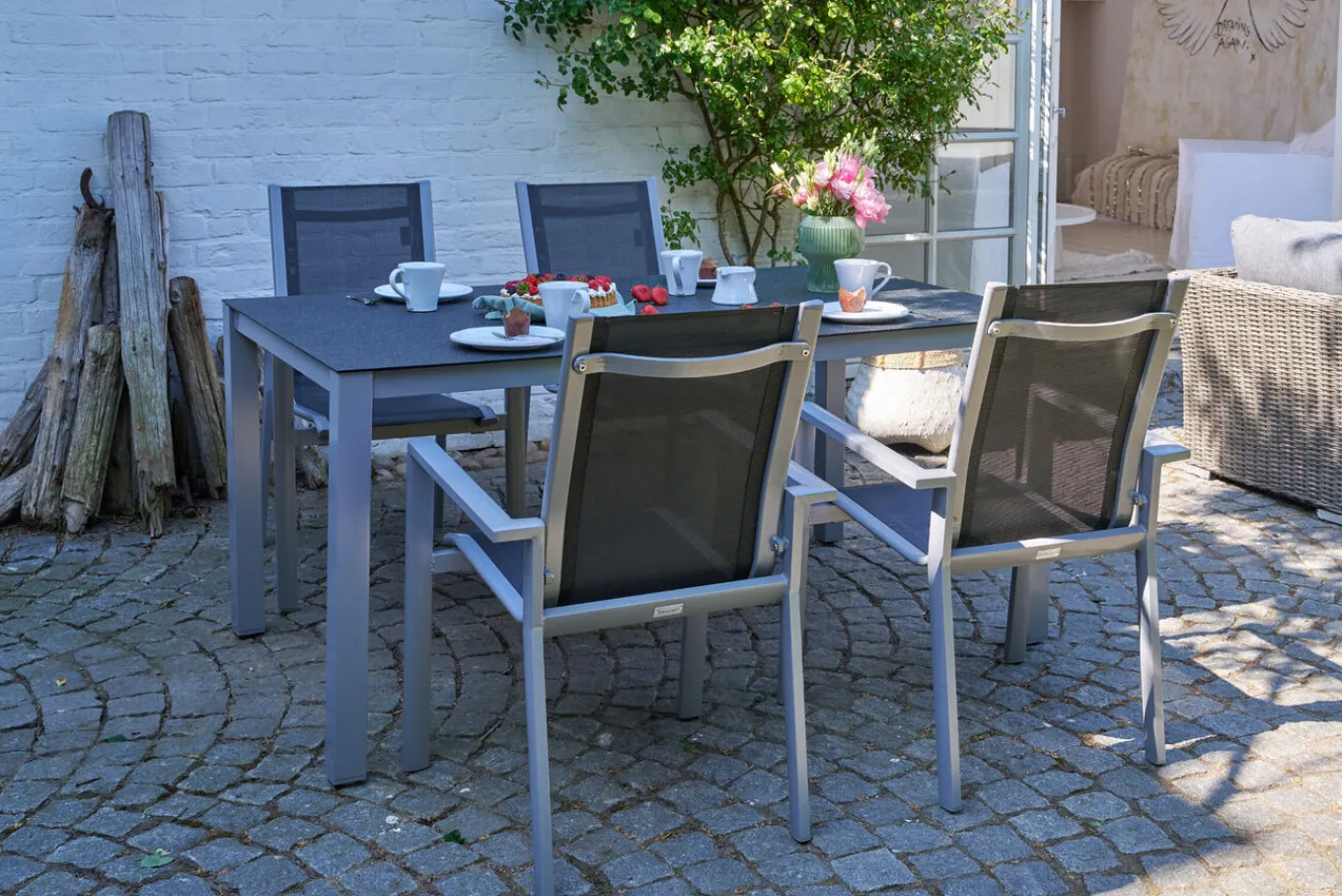 Sale Garten-Essgruppe, silber/anthrazit, Alu/Spraystone/Textilen, 160x95 cm, 4 Stapelsessel Garten-Essgruppen