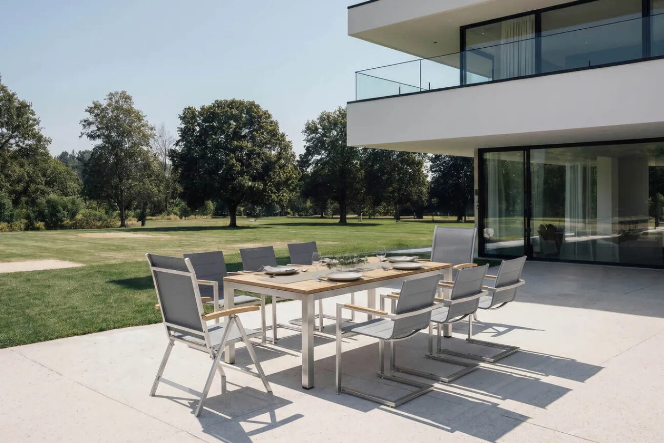 Outlet Garten-Essgruppe, silber, 200/300 x 100 cm, Edelstahl/Teak, Ausziehtisch, 6 Stühle padded, 2 Klappstühle, FSC®-zertifiziertes Produkt Garten-Essgruppen|Edelstahl-Gartenmöbel