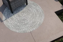 New Harmony Outdoor Teppich, Aluminium-White, rund, PET-Garn aus recyceltem Material, Ø 120 cm, für Innen- und Außenbereiche geeignet Outdoor Teppiche
