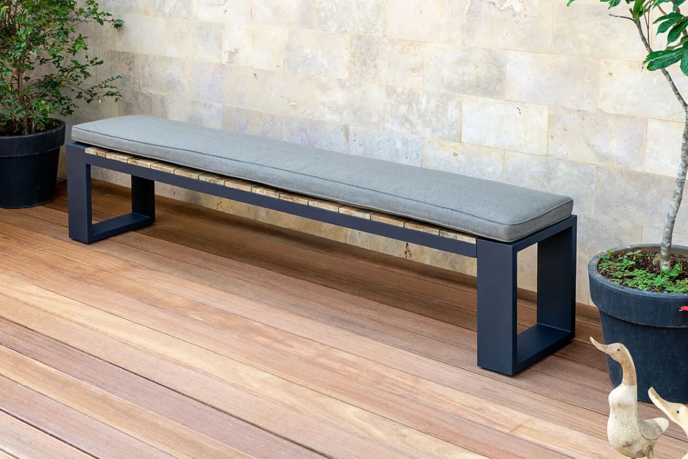 Best Kona Bank, dark grey/natur, Alu/recyceltes Teak, 240x40x45cm, rustikal gebürstet, U-Gestell, FSC®-zertifiziertes Produkt Gartenbänke & Gartensofas