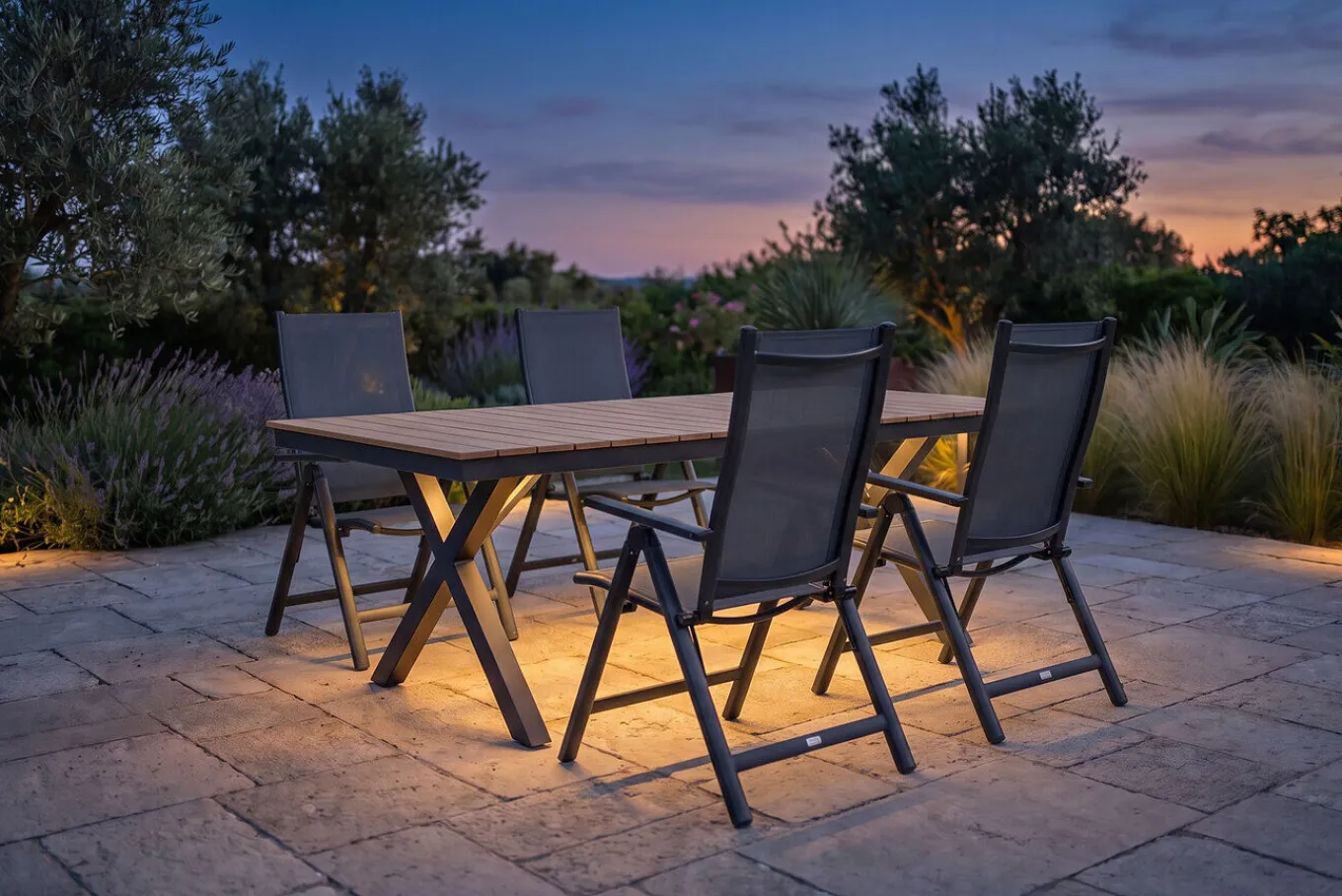 Clearance Luminara Garten-Essgruppe mit LED-Beleuchtung, anthrazit matt/natur, Aluminium / Holzimitat, 240 x 100 cm, 4 Klappstühle Aluminium-Gartenmöbel