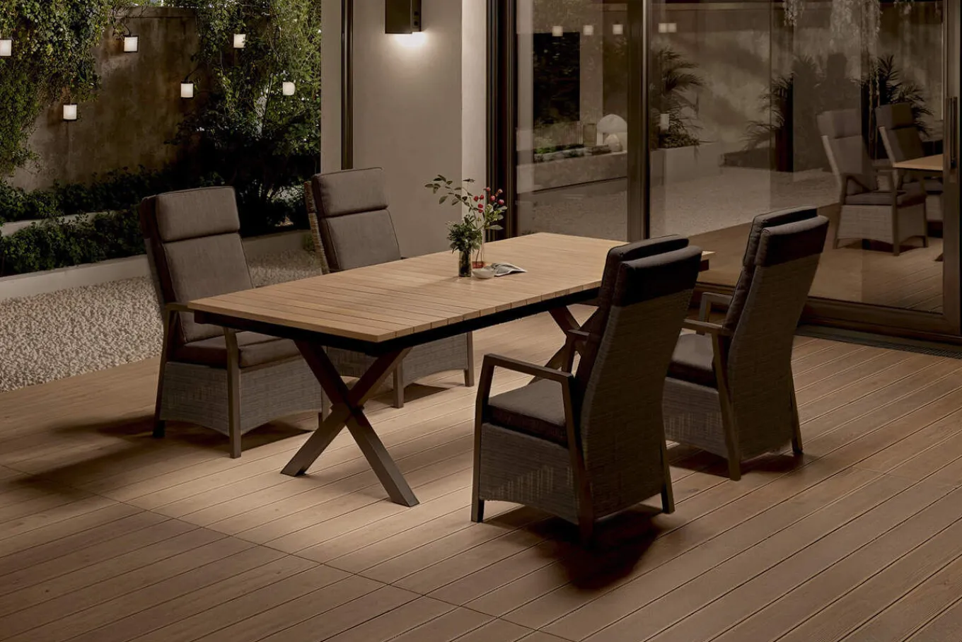 Sale Luminara Garten-Essgruppe mit LED-Beleuchtung, anthrazit/natur, Aluminium/Polyrattan/Holzimitat, Tisch 240 x 100 cm, 4 Sessel Garten-Essgruppen