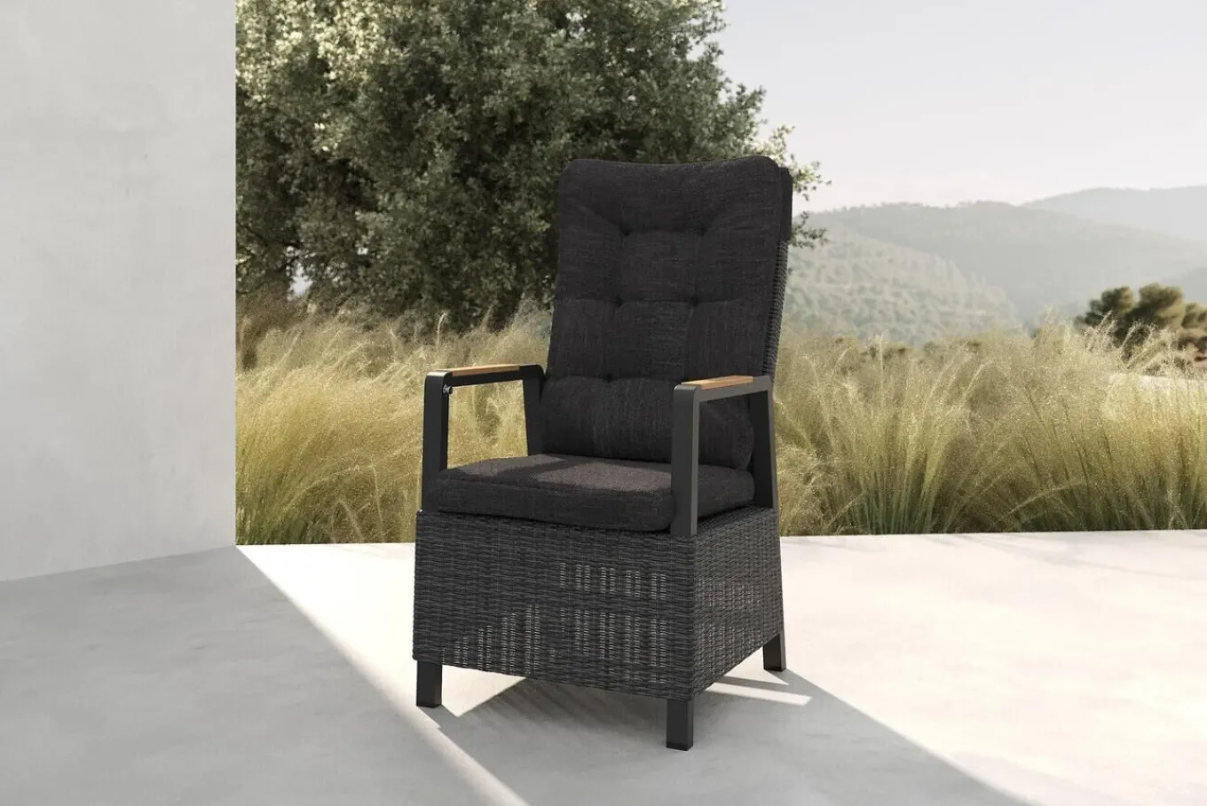 Online Nova Diningsessel, anthrazit/grau, Alu/Polyrattan, 58 x 68 x 108 cm, verstellbare Rückenlehne, mit Teakholz-Armlehnen, FSC®-zertifiziertes Produkt Aluminium-Gartenmöbel|Gartenstühle & Gartensessel