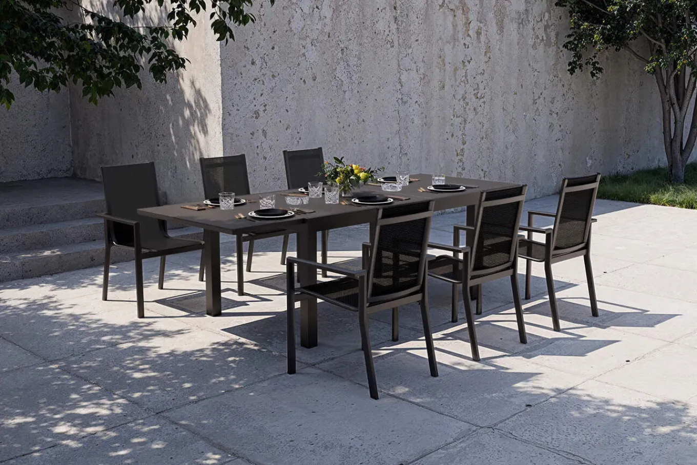New Premium Garten-Essgruppe, anthrazit matt/schwarz, Alu/Spraystone/Textilene, Tisch 160/260 x 100 cm, ausziehbar, 6 Stapelsessel Garten-Essgruppen