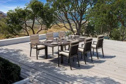 Hot Premium Garten-Essgruppe, anthrazit matt/schwarz/natur, Alu/Spraystone, Tisch 160/260 x 100 cm, 6 Stapelsessel inkl. 6 Auflagen Garten-Essgruppen