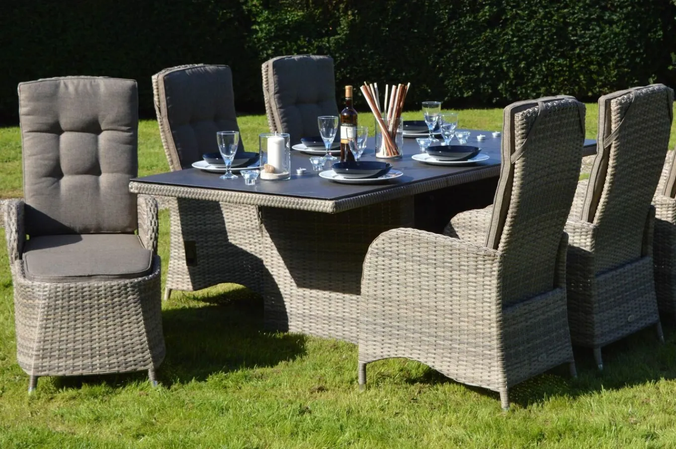 Clearance Rabida Dining Tisch, champagner-meliert, Polyrattan, 220 x 100 cm, Glasplatte in Steinoptik Gartentische|Polyrattan-Gartenmöbel