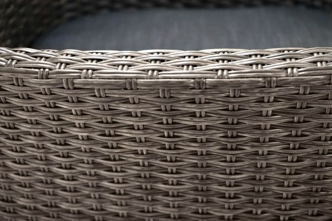 Hot Rocking Garten-Essgruppe, grau/braun-meliert, Polyrattan, Tisch 90 x 90 cm, 4 Stapelsessel, Glasplatte in Steinoptik Polyrattan-Gartenmöbel|Garten-Essgruppen