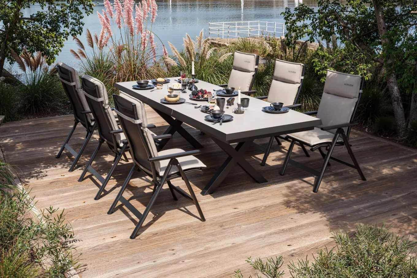 Outlet Serro Garten-Essgruppe, anthrazit matt/schwarz/grau/nature, Alu/Steinimitat/Textilene, 200/260 x 100 cm, 6 Klappstühle inkl. 6 Auflagen Garten-Essgruppen