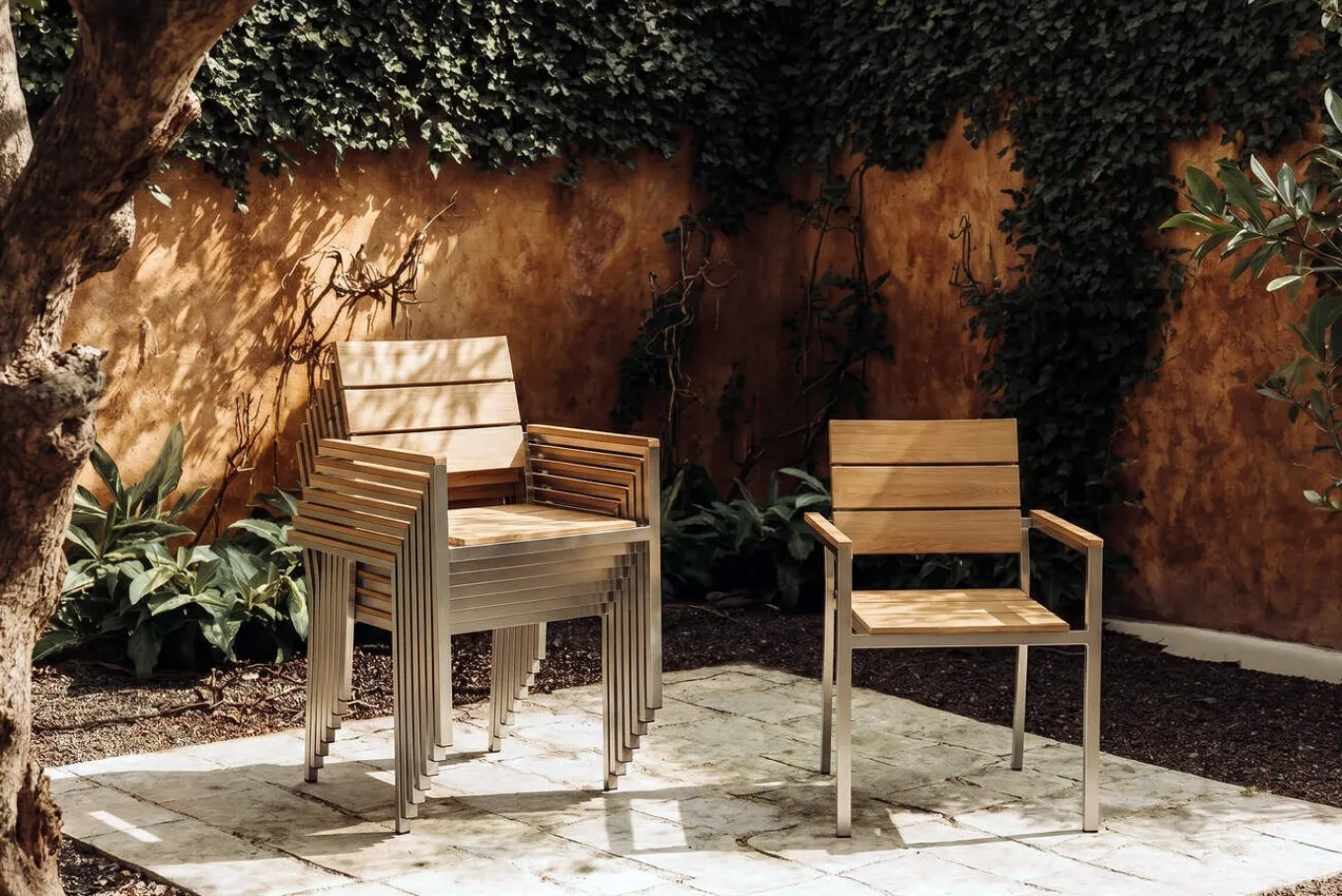 Hot Stapelstuhl, Teakholz/Edelstahl, 57x57x85cm, FSC®-zertifiziertes Produkt Edelstahl-Gartenmöbel|Gartenstühle & Gartensessel