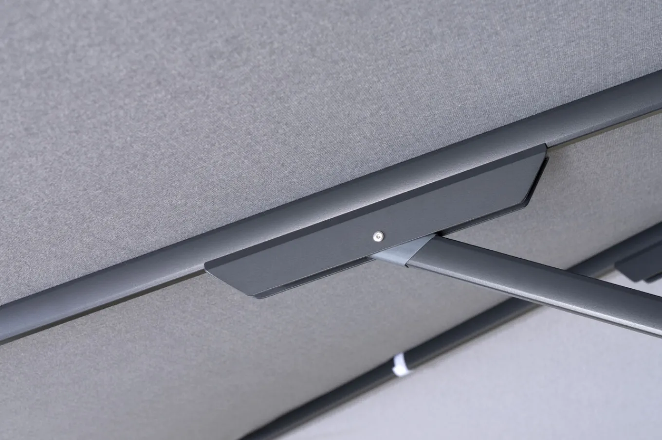 Clearance Sydney Sonnenschirm, grau, Aluminium, 400 x 400 cm, mit Air-Vent System, UV-Schutz, pulverbeschichtet, inkl. befüllbarem Schirmständer Sonnenschirme