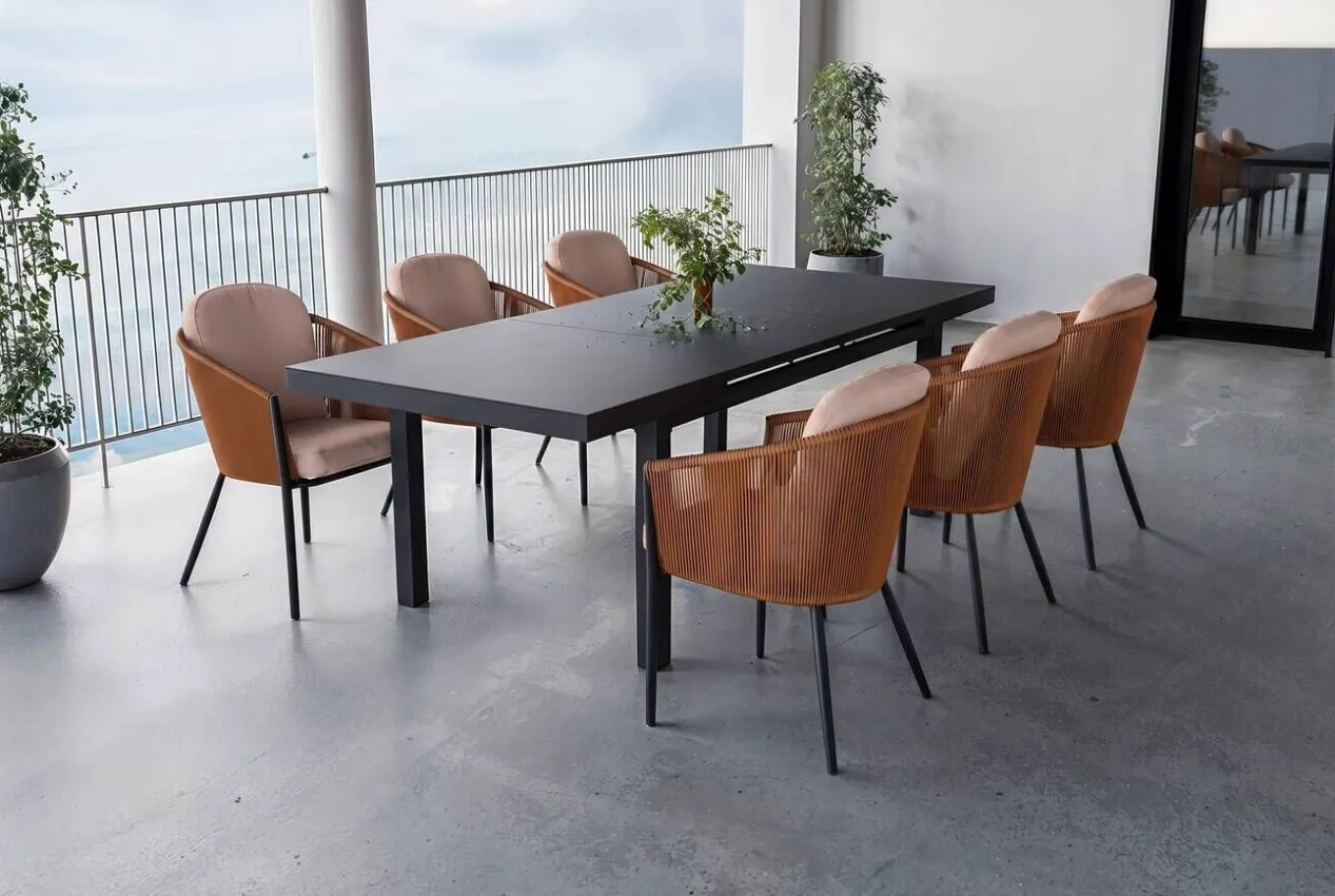 Outlet Tavio Garten-Essgruppe, anthrazit/orange, Alu/Rope-Geflecht, ausziehbare Tischplatte 180/240 x 100 cm, 6 Diningsessel Garten-Essgruppen