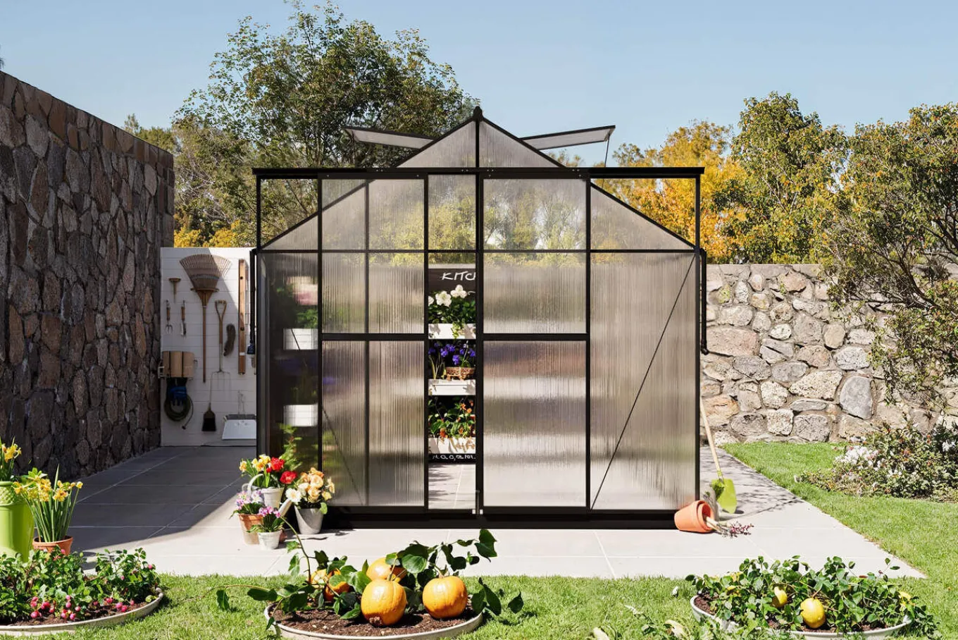 Clearance Verde Premium Gewächshaus, schwarzer Rahmen, Aluminium/Polycarbonat, 310 x 244 x 230 cm, pulverbeschichtet, UV-geschützt, mit Schiebetür und 2 Fenstern Gewächshaus|Aluminium-Gartenmöbel