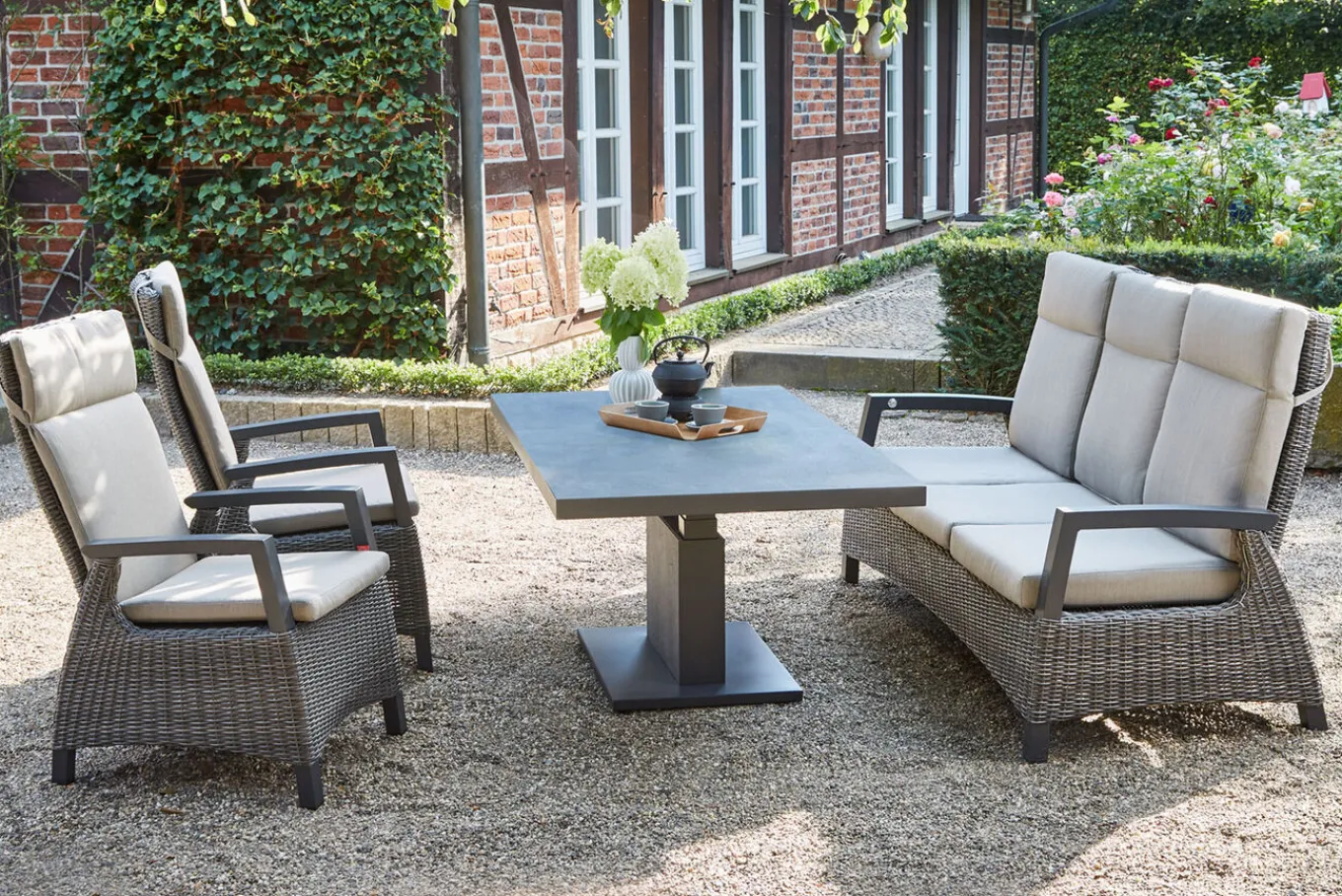 Hot Corido/Bellani Grau Gartenlounge, charcoal/anthrazit/grau, Alu/Gardino®-Geflecht, Lifttisch 160x90 cm, 1x 3-Sitzer, 2 Sessel Polyrattan-Gartenmöbel|Aluminium-Gartenmöbel