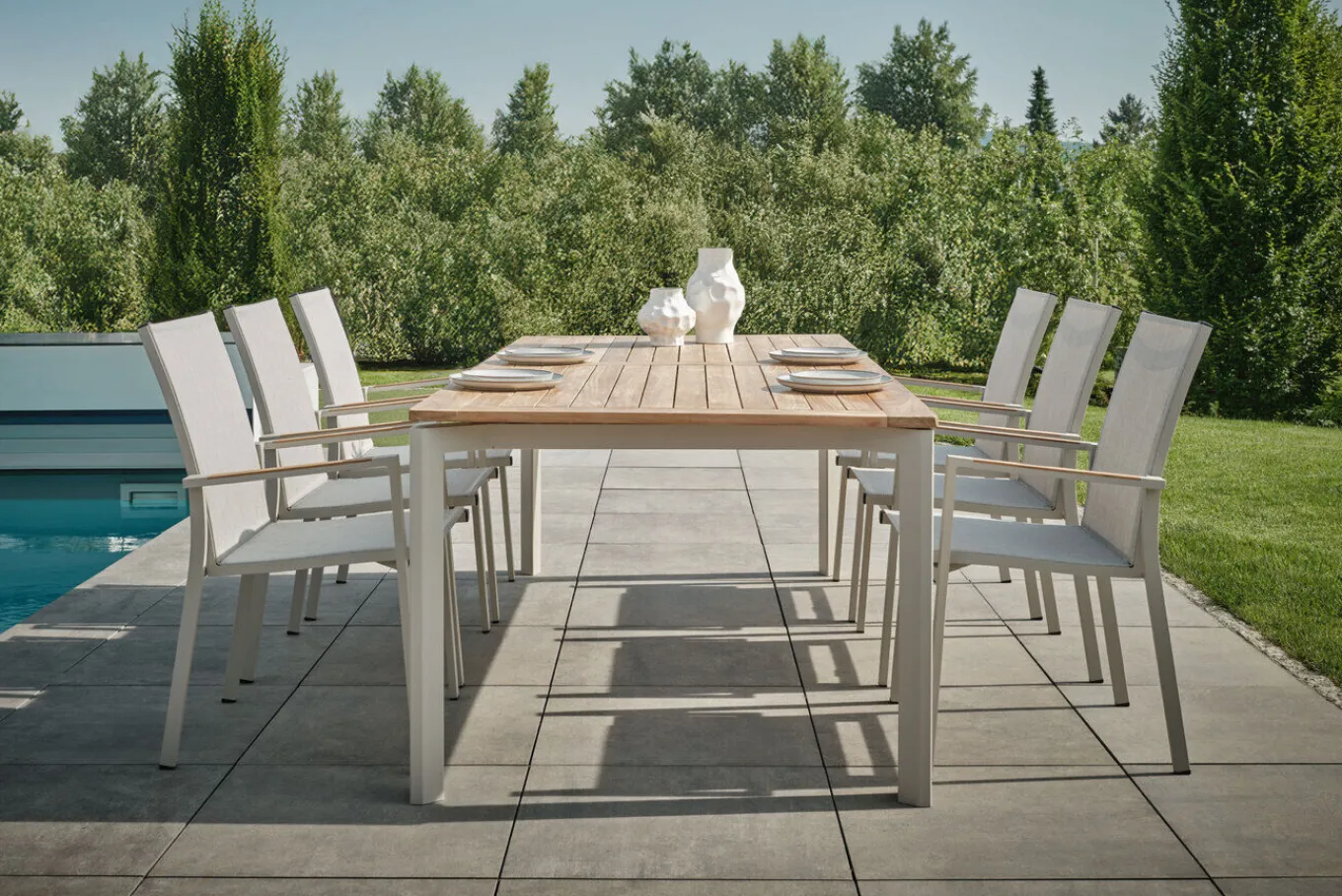 Clearance NEW LEVANTO/PENTA Garten-Essgruppe, greige/Sesam, Aluminium/Textilen/Teak, Tisch 220 x 100 cm, 6 Stapelstühle Garten-Essgruppen|Aluminium-Gartenmöbel