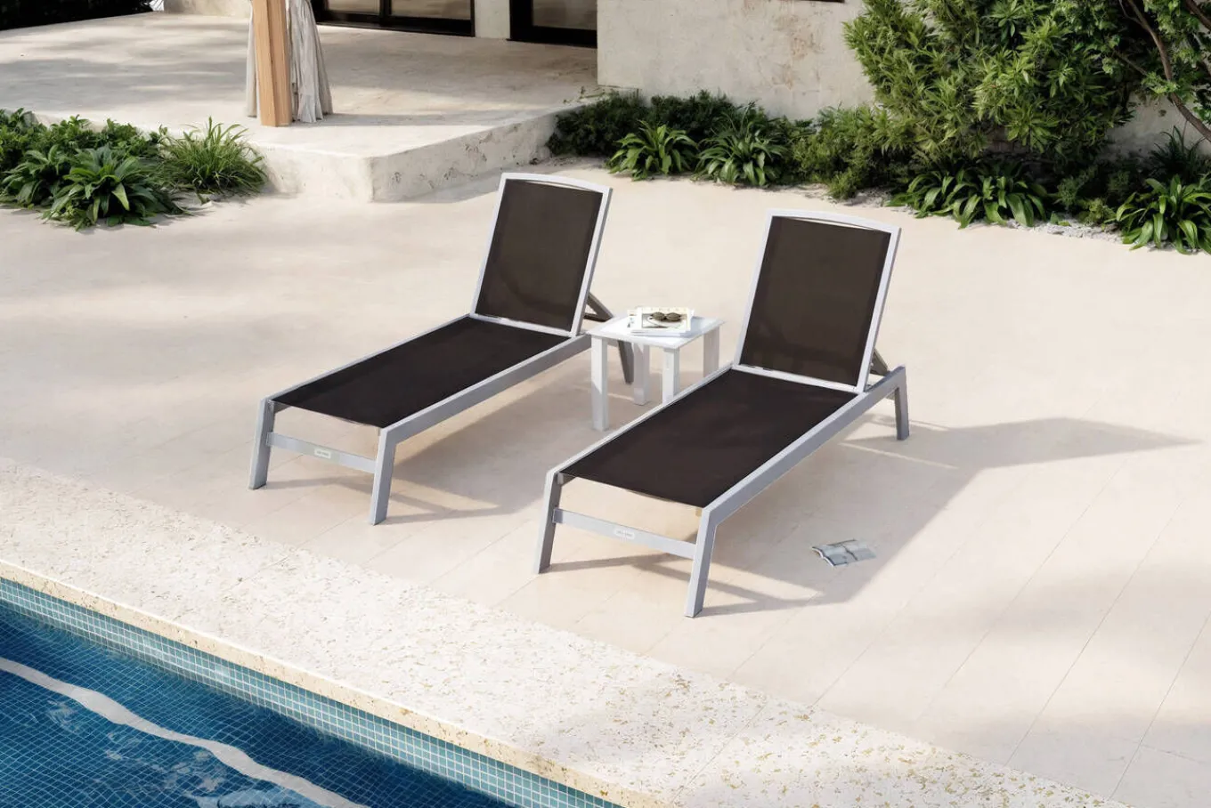 Online 2er-Set Sonnenliegen, silber/schwarz, Alu/Textil, 198x66x32cm, mit Beistelltisch 45x45cm Gartenliegen
