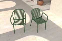 Best Pico Curve Balkon-Set, pestogrün, Kunststoff, Tisch Ø 70 cm und 2 Stapelsessel, UV- und wetterfest Balkonmöbel-Set