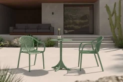 Best Pico Curve Balkon-Set, pestogrün, Kunststoff, Tisch Ø 70 cm und 2 Stapelsessel, UV- und wetterfest Balkonmöbel-Set