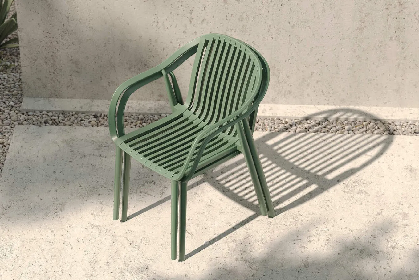 Hot Pico Curve Stapelsessel 2er-Set, pestogrün, Kunststoff, 56,5 x 59,5 x 83 cm, stapelbar, UV-beständig Gartenstühle & Gartensessel