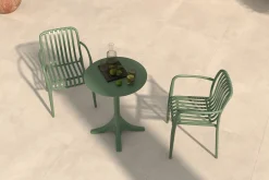 Online Pico Soft Balkon-Set, pestogrün, Kunststoff, Tisch Ø 70 cm und 2 Stapelsessel, UV-beständig, wetterfest Balkonmöbel-Set